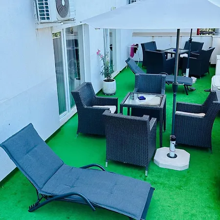 Pensjonat Eforooms - Si Moderne Aproape De Plaja